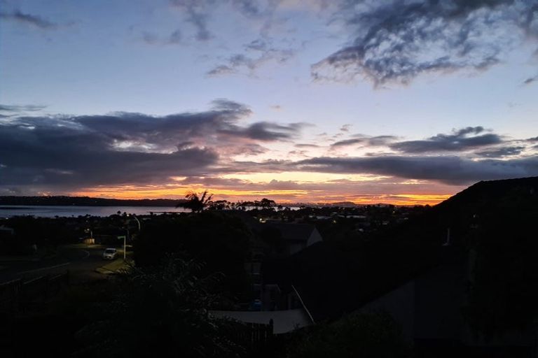 Photo of property in 19 Westpark Drive, West Harbour, Auckland, 0618