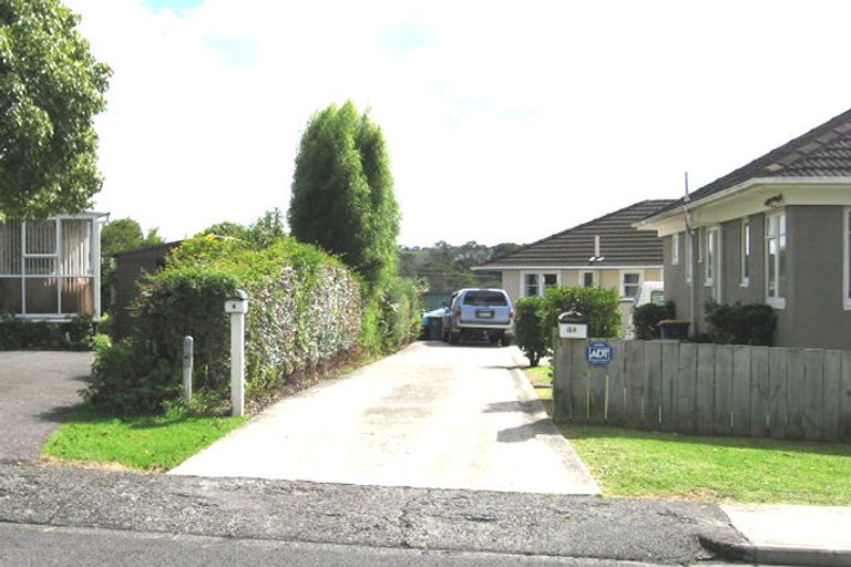 Photo of property in 4 Glenford Lane, Te Atatu Peninsula, Auckland, 0610
