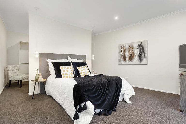 Photo of property in 57 Kohu Road, Titirangi, Auckland, 0604