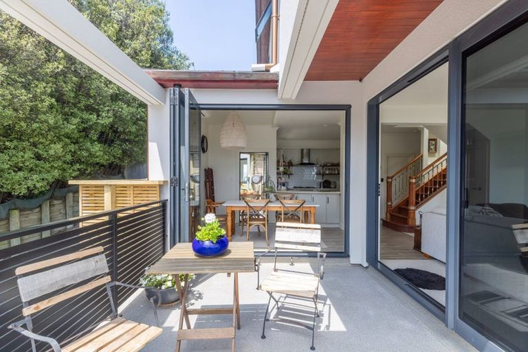 Photo of property in 4a Seapoint Road, Bluff Hill, Napier, 4110