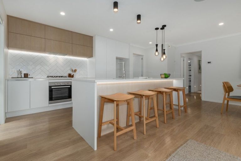 Photo of property in 38 Mooring Close, Whitby, Porirua, 5024