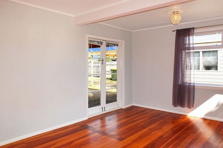 Photo of property in 26 Pratt Avenue, Foxton Beach, Foxton, 4815