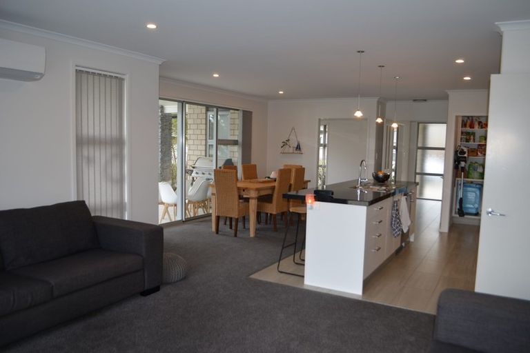Photo of property in 35 Rochfort Crescent, Pyes Pa, Tauranga, 3112