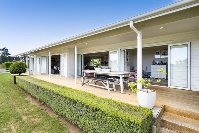 Photo of property in 167 Henwood Road, Paraite, New Plymouth, 4372