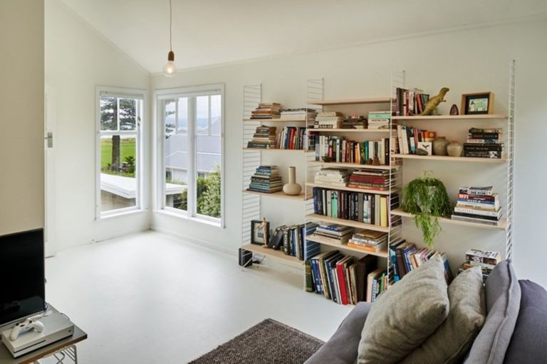 Photo of property in 59 Marine Parade, Eastbourne, Lower Hutt, 5013