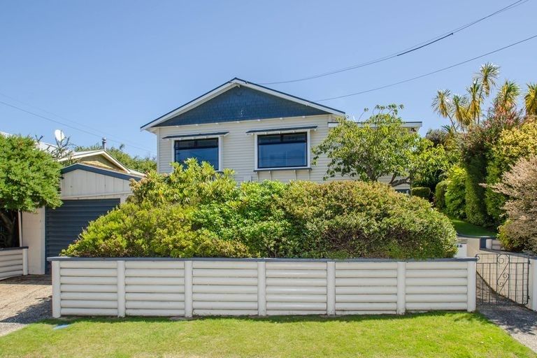 Photo of property in 16 Severn Street, Green Island, Dunedin, 9018