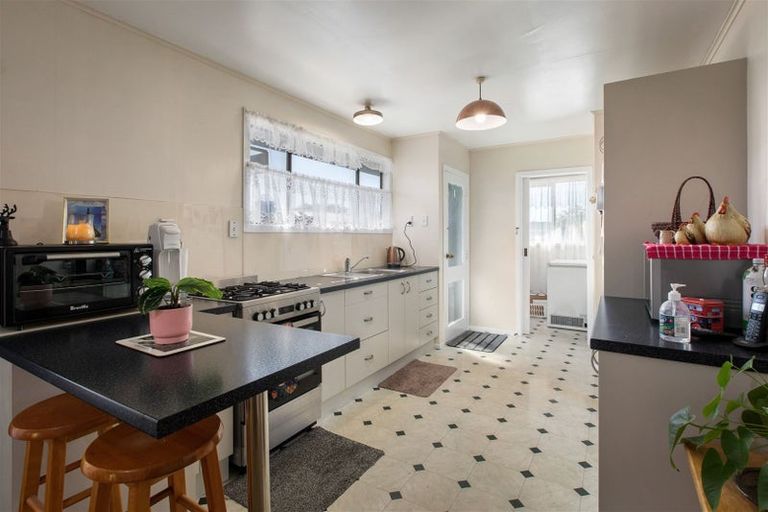 Photo of property in 17 Menzies Place, Paeroa, 3600