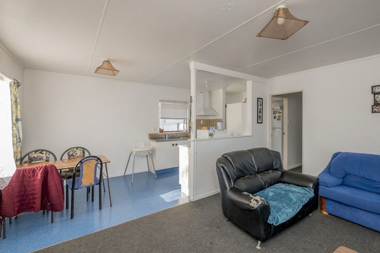 Photo of property in 15 Solway Street, Levin, 5510