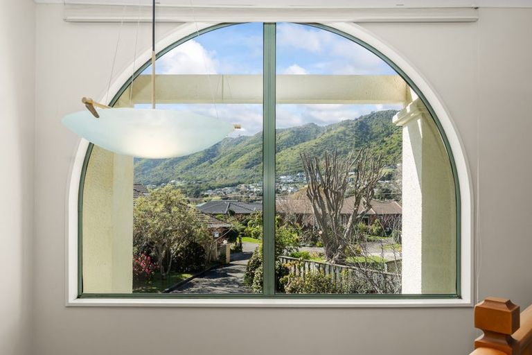 Photo of property in 16 Cranbrook Grove, Waikanae, 5036