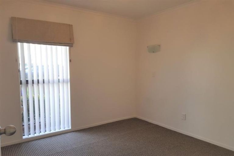 Photo of property in 1a Shortland Street, Lower Vogeltown, New Plymouth, 4310
