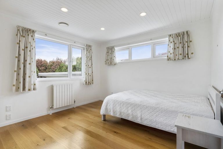 Photo of property in 22 Gwenand Place, Botany Downs, Auckland, 2010