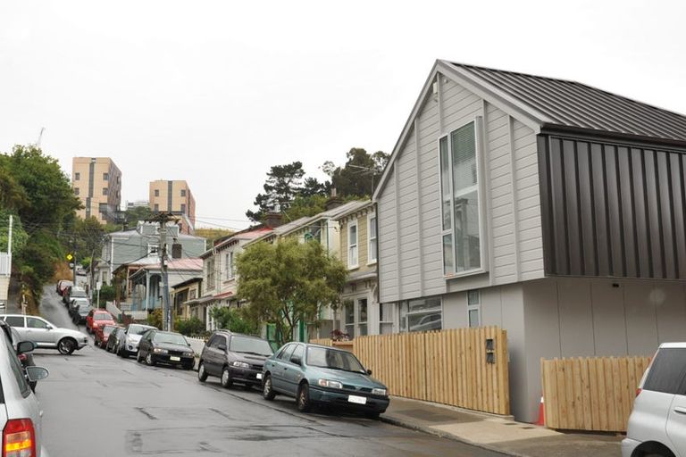 Photo of property in 2b Devon Street, Aro Valley, Wellington, 6021