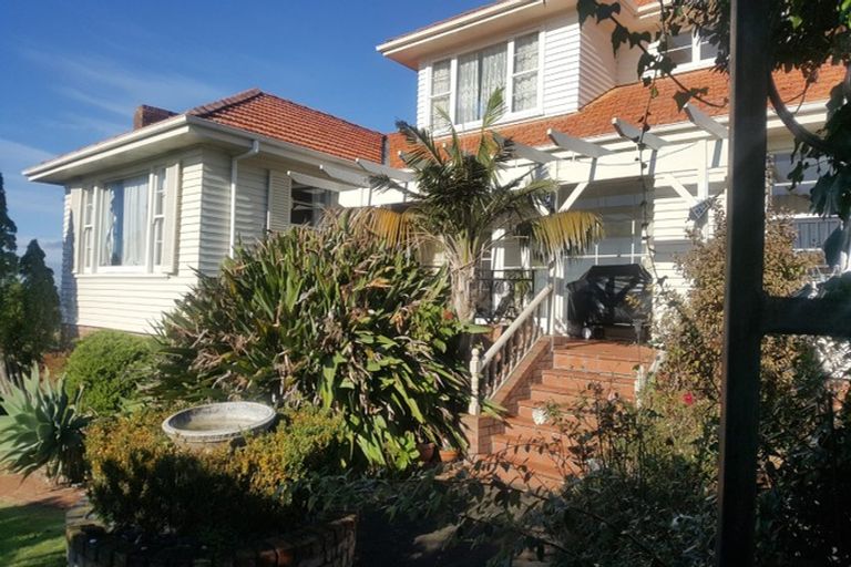 Photo of property in 107 Aberdeen Road, Castor Bay, Auckland, 0620
