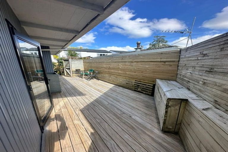 Photo of property in 1/204 Beach Haven Road, Beach Haven, Auckland, 0626