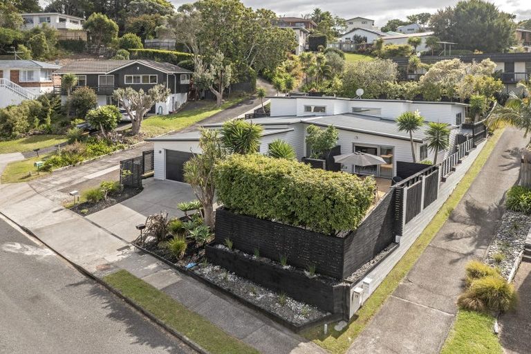 Photo of property in 21 King Richard Place, Browns Bay, Auckland, 0630