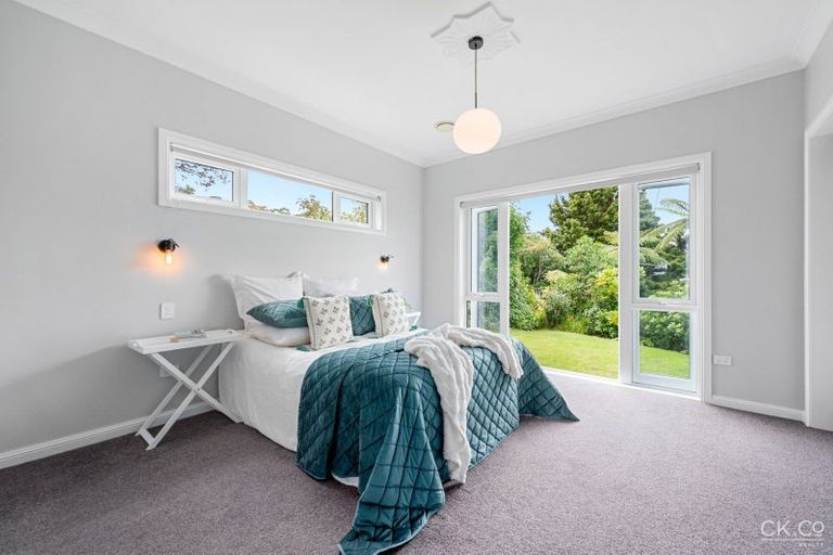 Photo of property in 34 Miromiro Road, Normandale, Lower Hutt, 5010