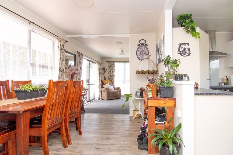 Photo of property in 6 Robinson Crescent, Westbrook, Palmerston North, 4412