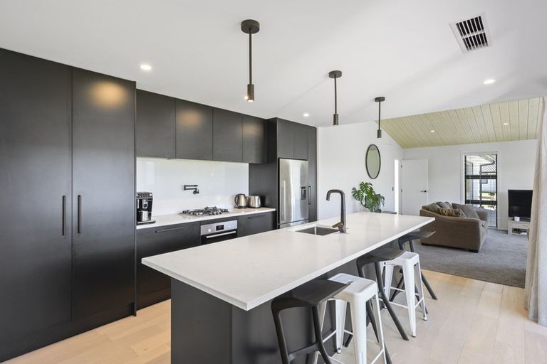 Photo of property in 23 Kingfisher Crescent, Albert Town, Wanaka, 9305