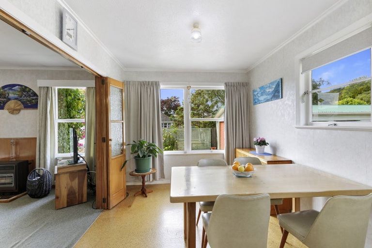 Photo of property in 32 Pempsey Street, Silverstream, Upper Hutt, 5019