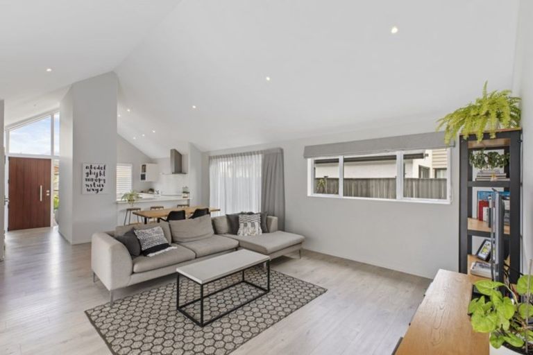 Photo of property in 9 Parachute Crescent, Papakura, 2110