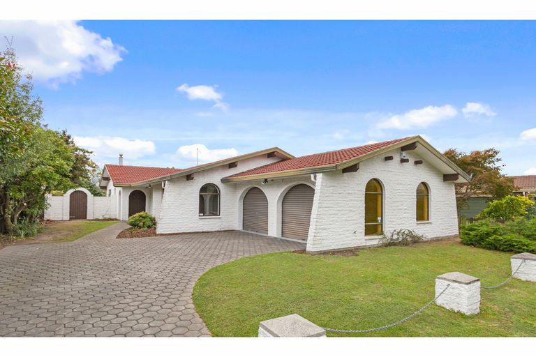 Photo of property in 28 Montclare Avenue, Ilam, Christchurch, 8041