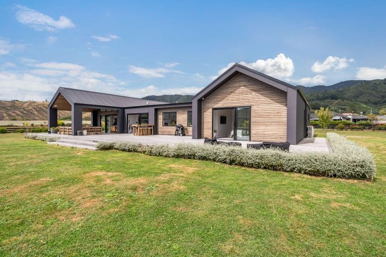 Photo of property in 1158 Maymorn Road, Maymorn, Upper Hutt, 5018