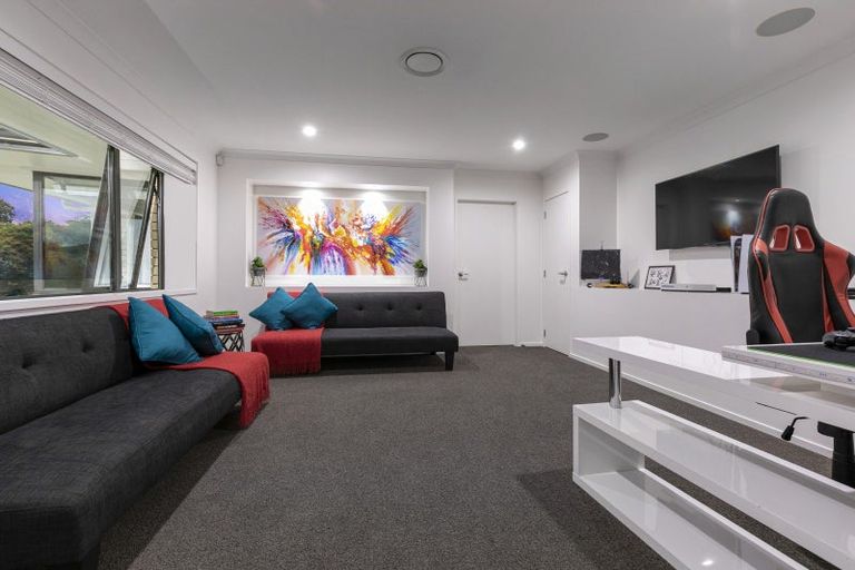 Photo of property in 17 Wautaiti Drive, Riverhead, 0820