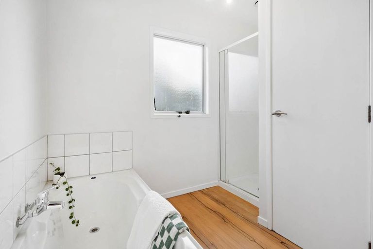 Photo of property in 2/56 Waipani Road, Te Atatu Peninsula, Auckland, 0610