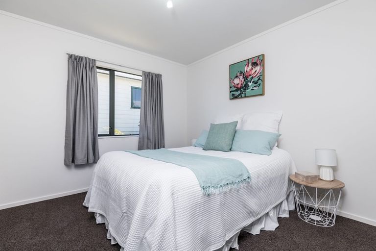 Photo of property in 4 Tobago Crescent, Grenada North, Wellington, 5028