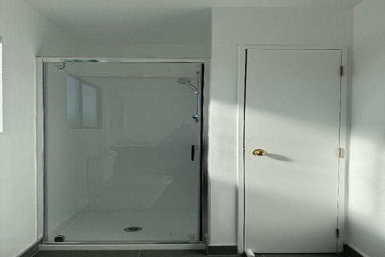 Photo of property in 59h Astley Avenue, New Lynn, Auckland, 0600