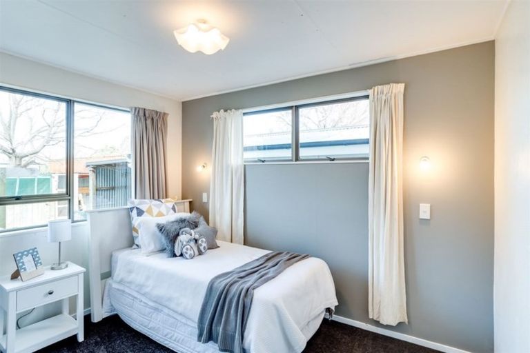 Photo of property in 22 Shanly Street, Waipawa, 4210