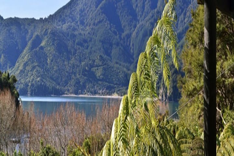 Photo of property in 38 Hope Drive, Okiwi Bay, 7193