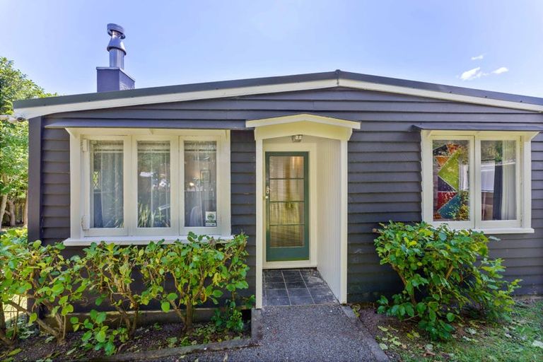 Photo of property in 8 Winara Avenue, Waikanae, 5036