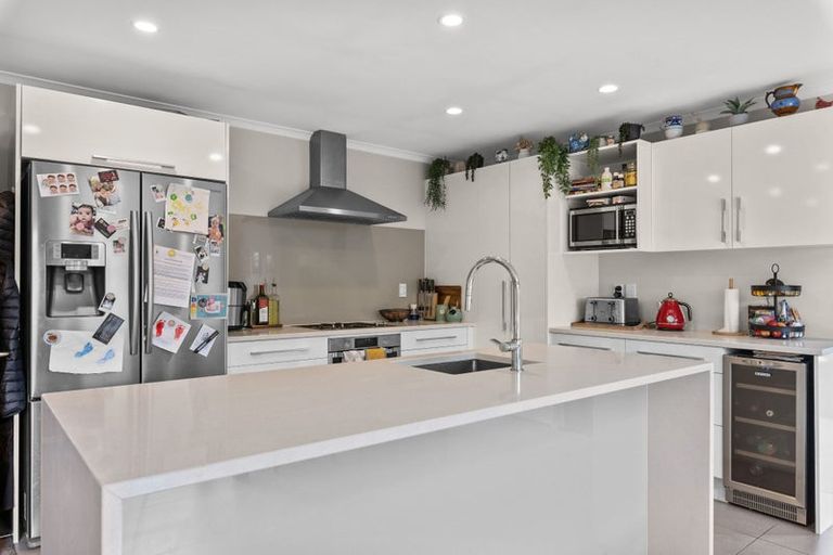 Photo of property in 18 Vanderbilt Place, Halswell, Christchurch, 8025