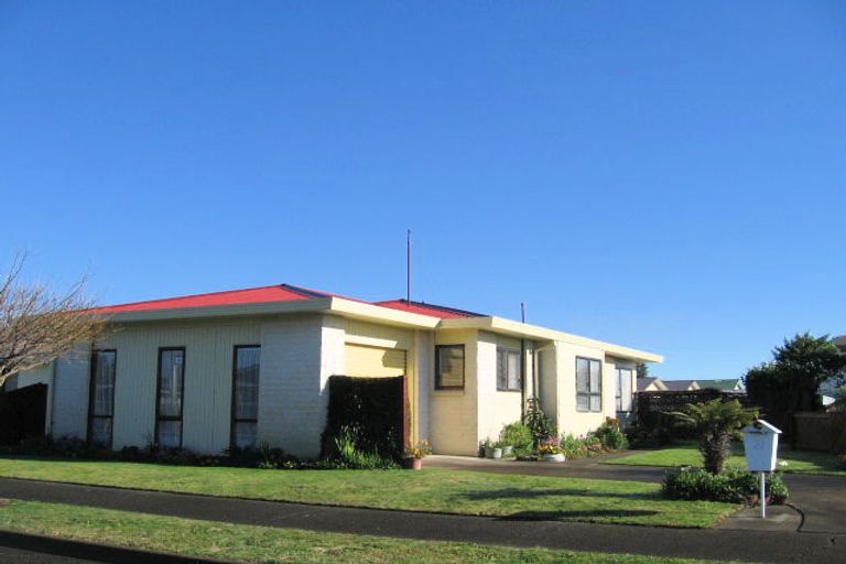 Photo of property in 23 Usherwood Crescent, Akina, Hastings, 4122