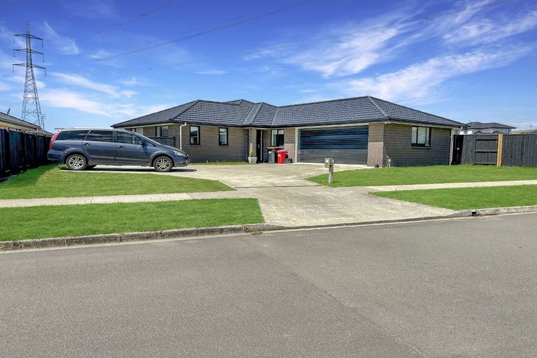 Photo of property in 26 Sardinia Grove, Fitzherbert, Palmerston North, 4410