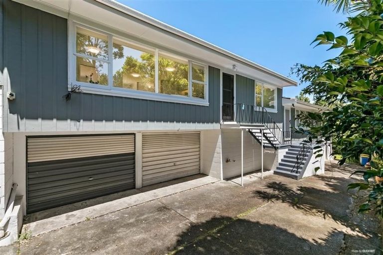 Photo of property in 3/29 Titirangi Road, New Lynn, Auckland, 0600