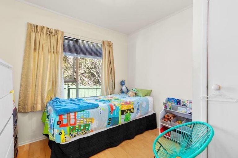 Photo of property in 6 Orinda Close, Botany Downs, Auckland, 2010