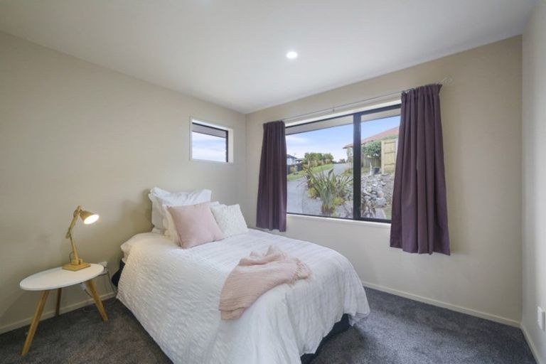 Photo of property in 22 Aotea Drive, Aotea, Porirua, 5024