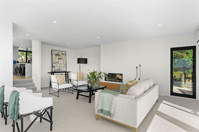 Photo of property in 19 Osmond Lane, Mount Pleasant, Christchurch, 8081