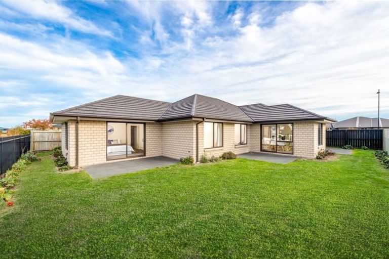 Photo of property in 8 Derek Anderson Place, Halswell, Christchurch, 8025