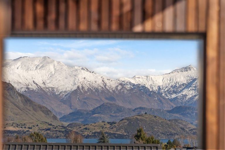 Photo of property in 7 Tuke Lane, Wanaka, 9305