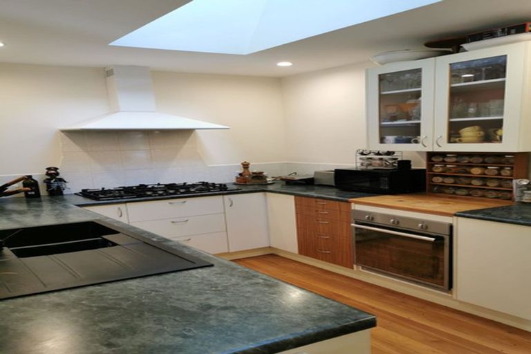 Photo of property in 5 Smith Street, Paekakariki, 5034