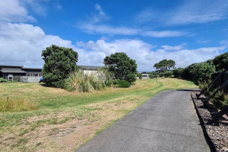 Photo of property in 104 Harbour Drive, Matarangi, Whitianga, 3592