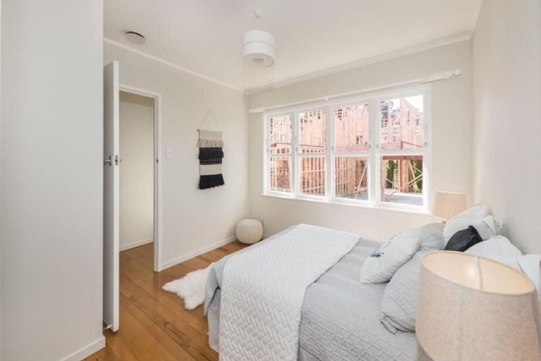 Photo of property in 3/3 Penzance Road, Mairangi Bay, Auckland, 0630