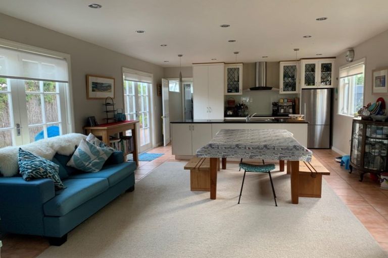 Photo of property in 6 Miro Street, Eastbourne, Lower Hutt, 5013