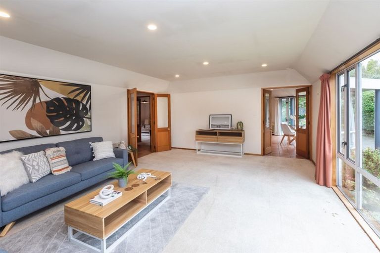 Photo of property in 255 Avonhead Road, Avonhead, Christchurch, 8042