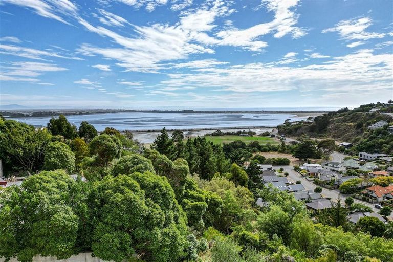 Photo of property in 8 La Costa Lane, Mount Pleasant, Christchurch, 8081