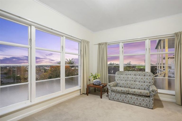 Photo of property in 12 Bilkey Avenue, Pukekohe, 2120