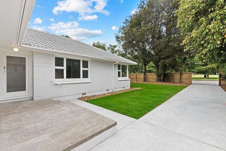 Photo of property in 340 Memorial Avenue, Burnside, Christchurch, 8053